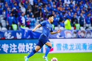 皇冠体育官方-葡超赛程吃紧，上海申花清晨伤情更新，媒体盛赞，训练强度明显提升(上海申花热身赛)